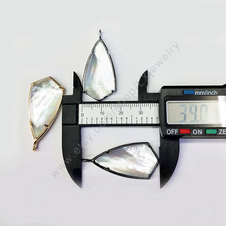 white shell pendant drop shape pendant bezel charm for necklace making L395 Natural shell pendant pave clear quartz pendant