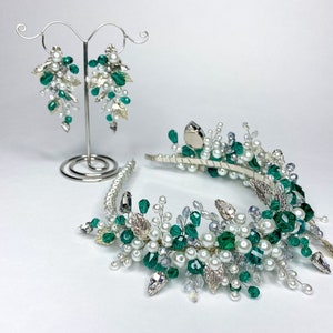 Green wedding hair vine Green bridal set of earrings studs and hair vine Green earrings studs Bridal comb Wedding twig Boho hair vine