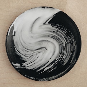 Hakeme handmade stoneware ceramic plate