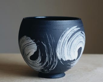 Hakeme handmade stoneware ceramic round cup 300ml