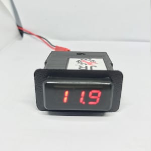 VOLTMETER Digitaal e30 e24 e28 ******* ROOD *******
