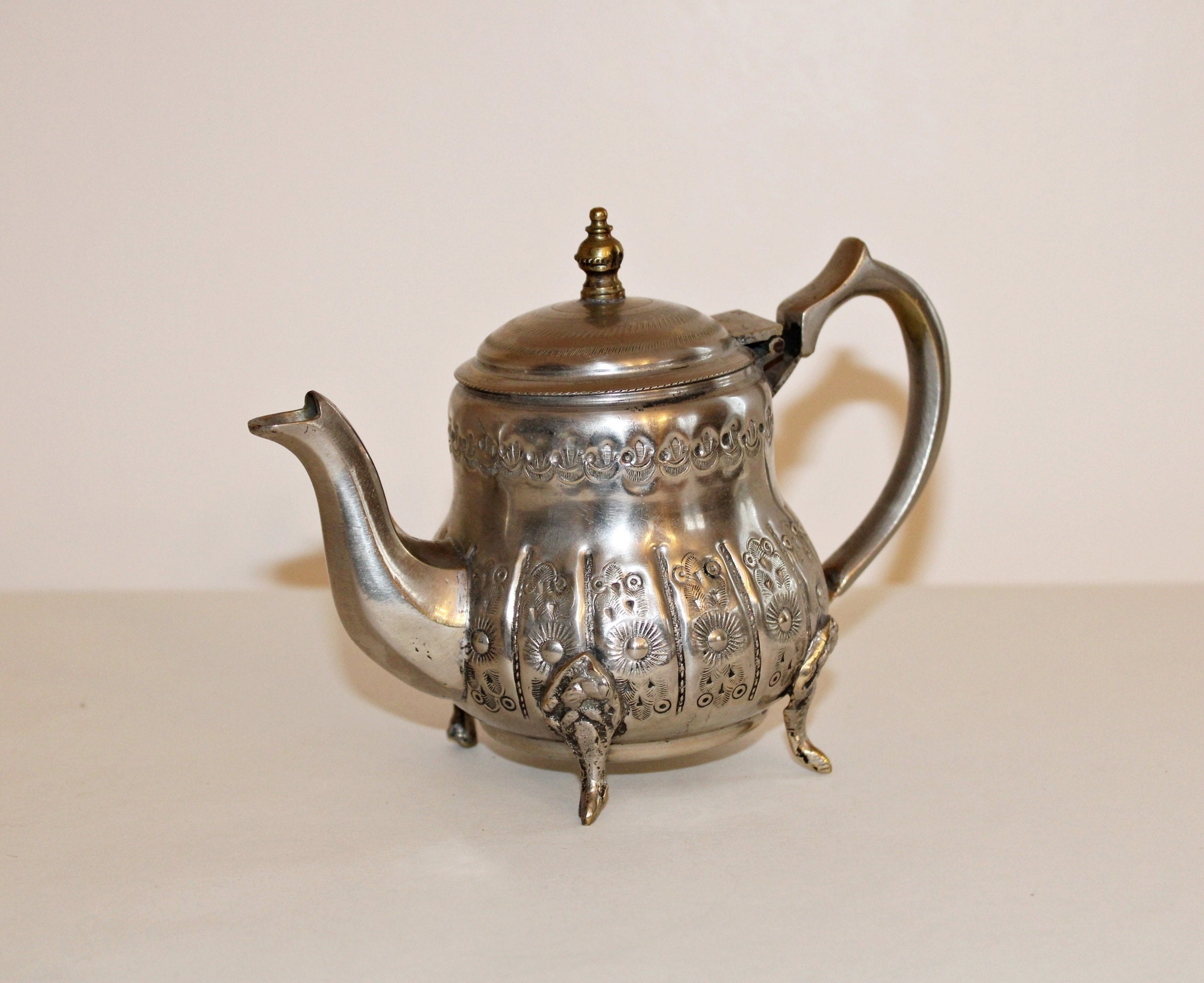 Ancienne Théière Marocaine Plaqué Argent Estampillée Dar Namma Ahmed Jai Feda Hora N 1