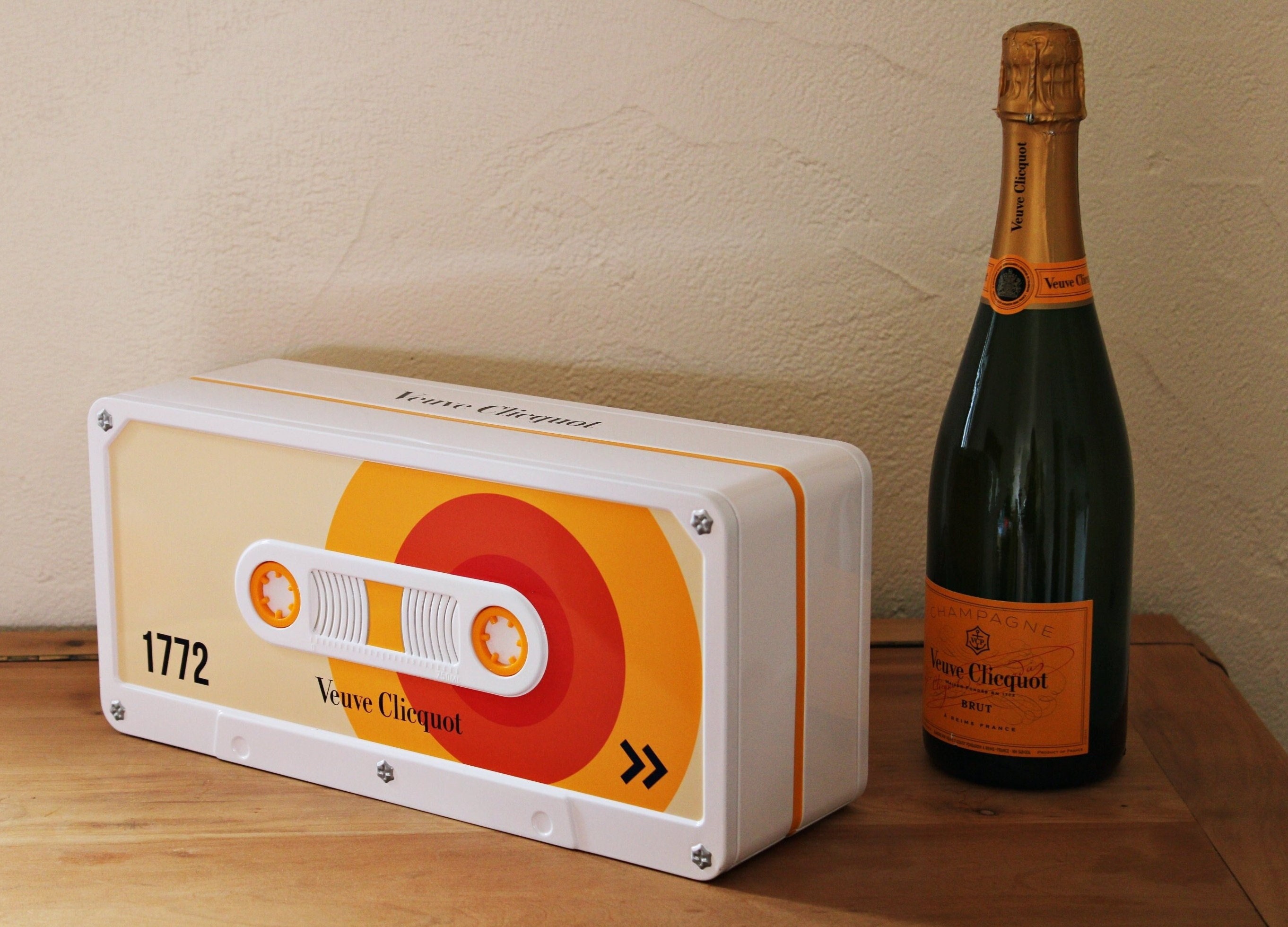Veuve Clicquot ケース Amazon.co.jp: ヴーヴ クリコ イエロー ラベル アイスボックス