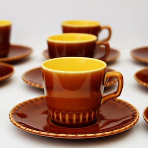 DIGOIN SARREGUEMINES FRANCE Tassen 6er-Set aus den 1950er Jahren – Vintage braune und gelbe Keramik