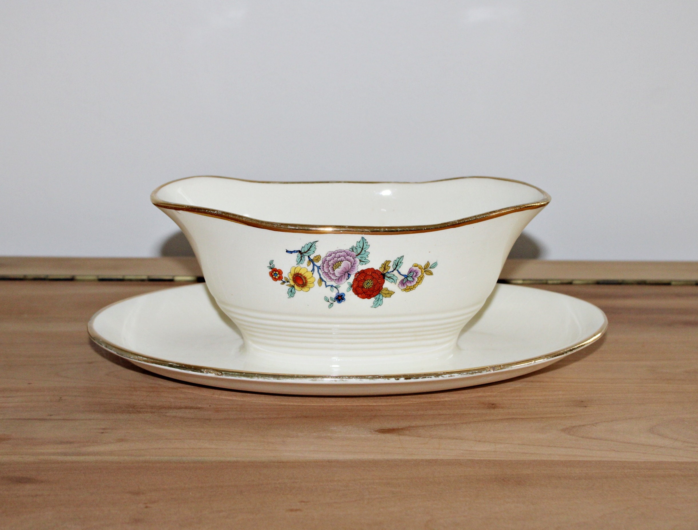 Saucière Ancienne en Faïence de Longwy France Fin Xix Début Xx