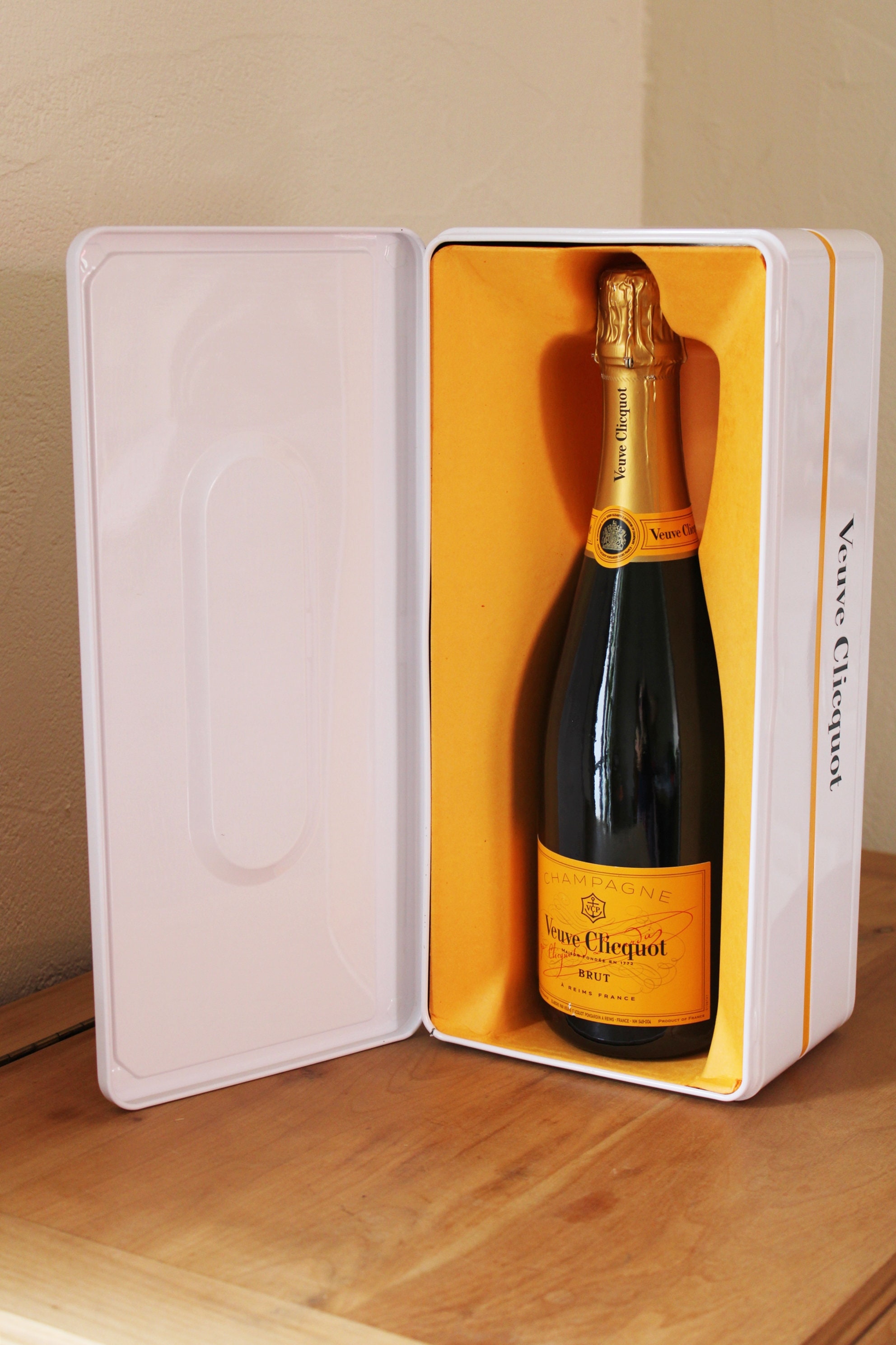 Boîte métallique collector veuve clicquot - Collection