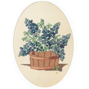 Bucket of Bluebonnets Vintage Cross Stitch Pattern to download - PDF file
