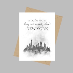 New York Quote, A5 Wenskaart, Ergens tussen wonen en dromen, Inspirerend, Skyline, Reizen, Cadeau, Zwart-Wit