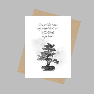 Cytat o drzewie Bonsai, Karta okolicznościowa A5, Jednym z najważniejszych narzędzi Bonsai jest cierpliwość, Inspirujące, Prezent, Czarno-białe