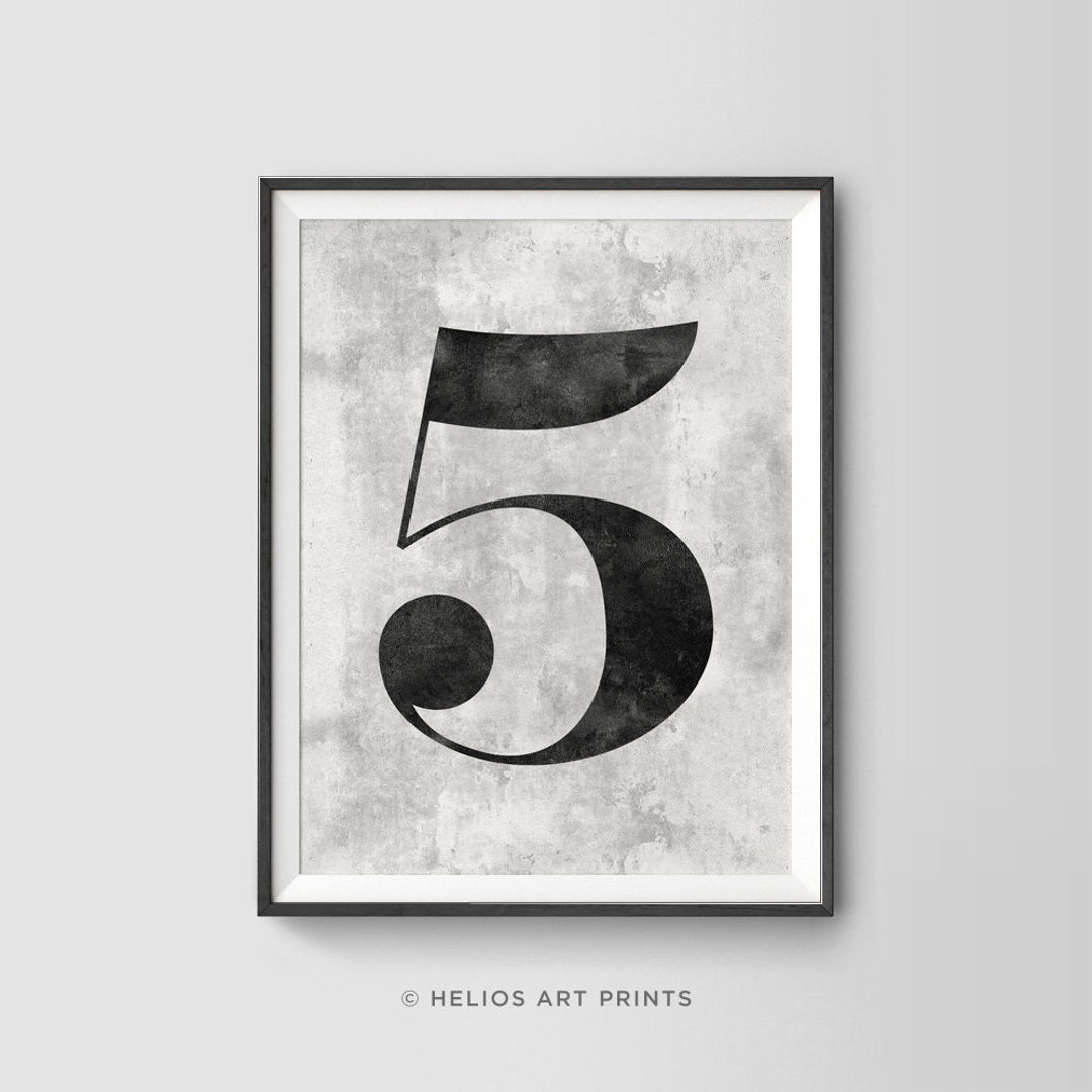 新製品情報も満載 Five Number Elegant Print. Typeface Classic 5 Distressed アート・デザイン・音楽
