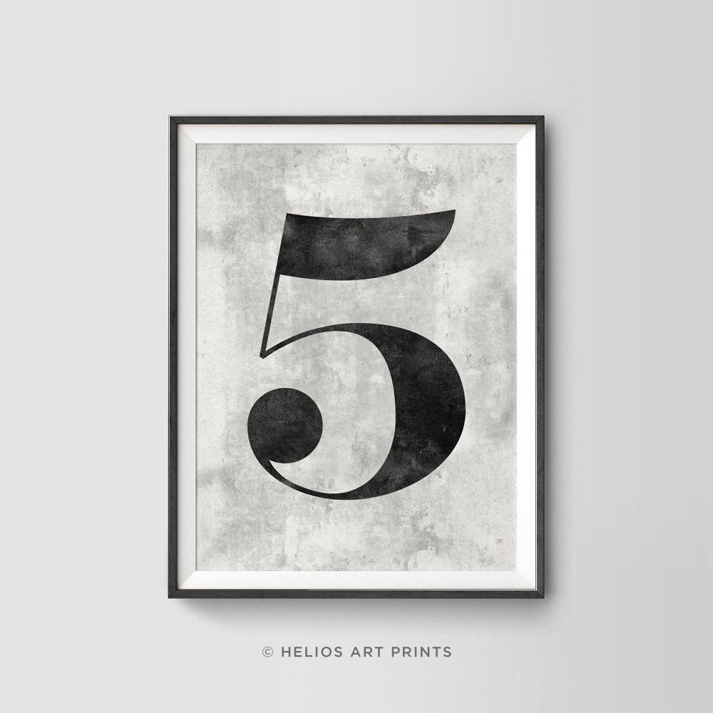 Elegant Number Five Print. Distressed 5 Classic Typeface