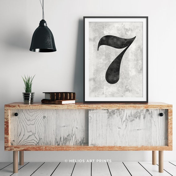 Elegant Number Seven Print. Distressed 7 Classic Typeface