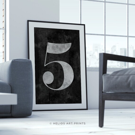 Elegant Number Five Print. Distressed 5 Classic Typeface