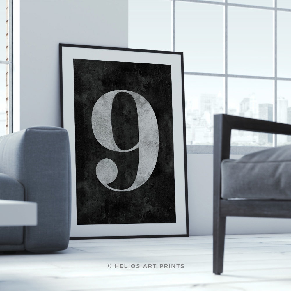 Number Nine Distressed Classic Typeface Numeral Character