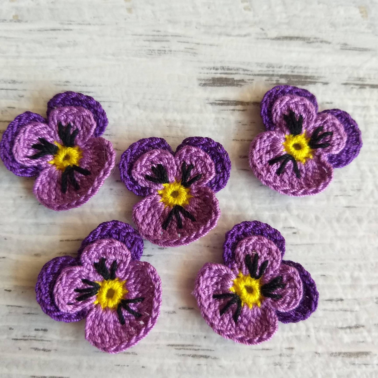5 Small Hand Crochet Violet Flowers , Small Violet Embellishment, Home