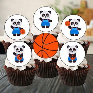 Eetbare cupcaketoppers basketbalpanda - Taartversieringen basketbalthema