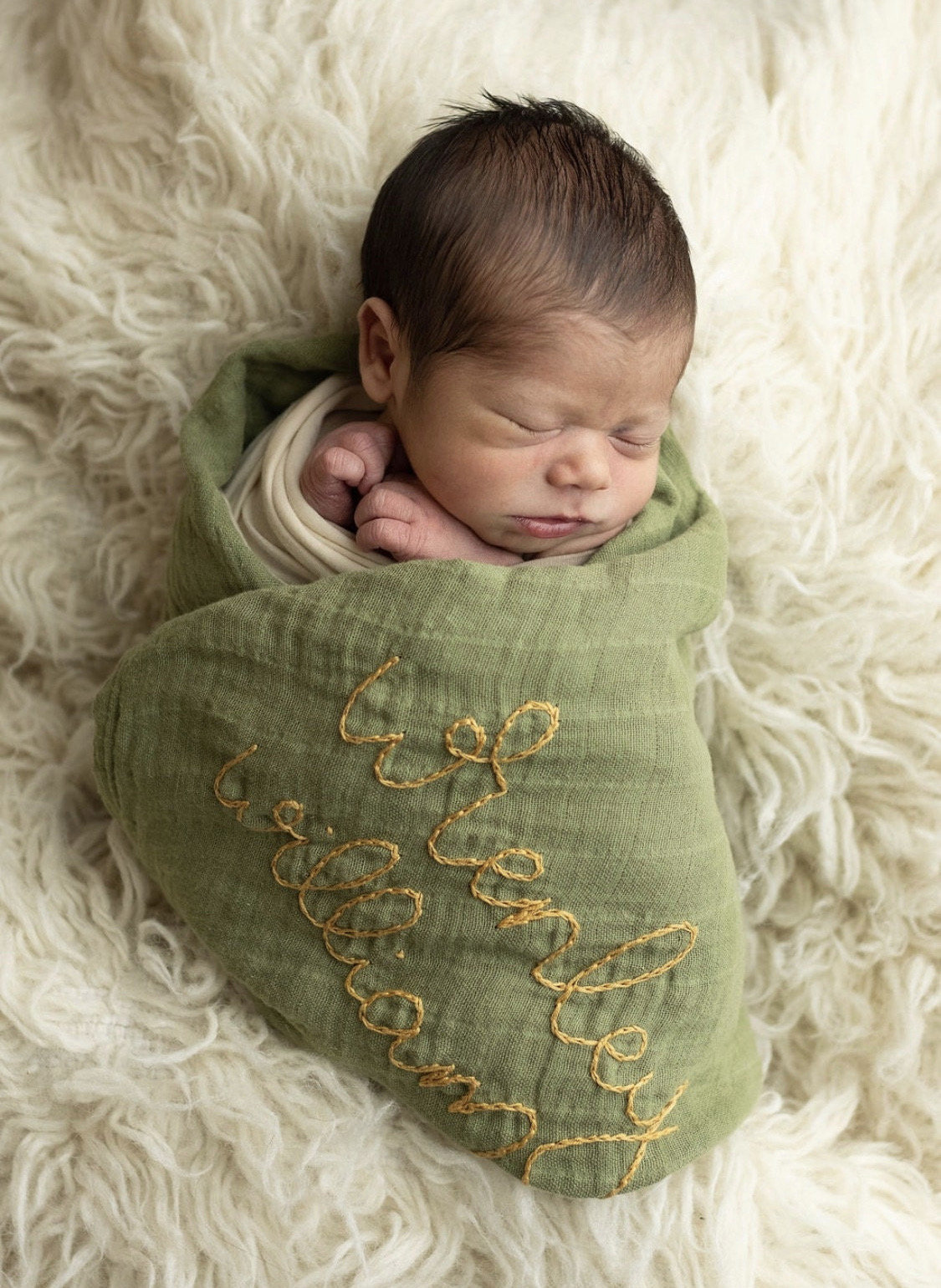 Hand Embroidered Baby Name Swaddle // Muslin Blanket //Name Announcement // Birth Announcement // Gender Reveal // Newborn Photos // Gift