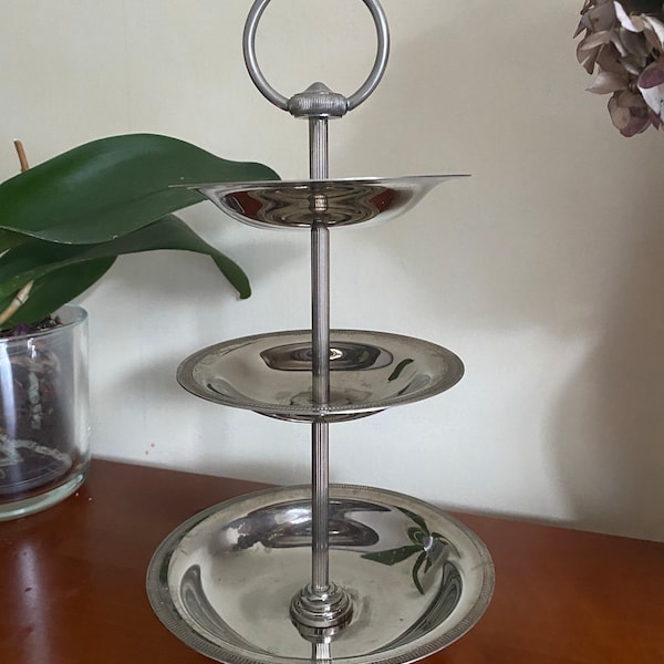 Stainless steel cake display