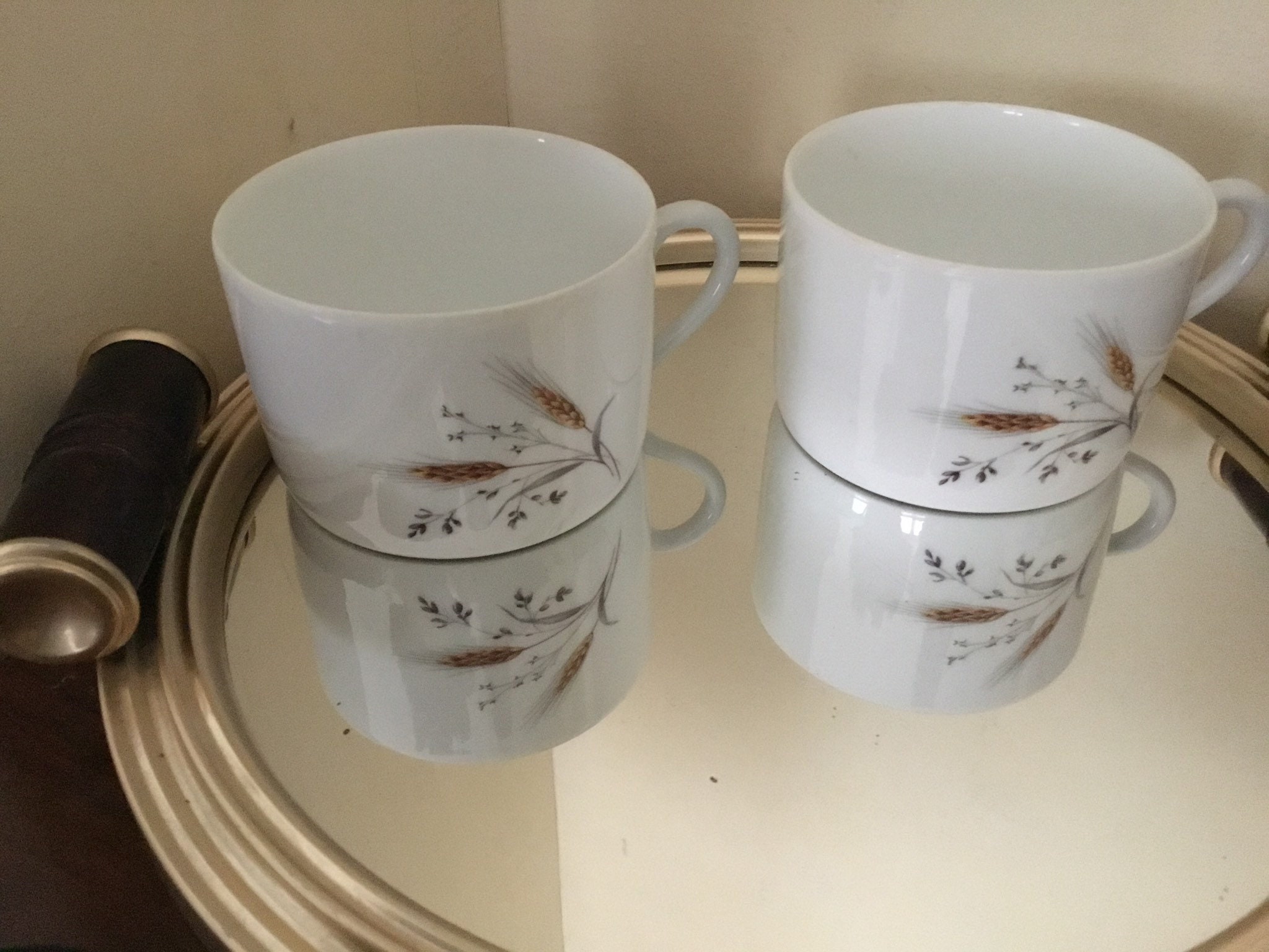 Tasses en Porcelaine de Limoges