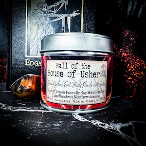 Der Fall des Hauses Usher - Edgar Allan Poe inspirierte Sojawachskerze - Gothic Makaber / Buch - Dunkle Opulente Früchte, Berauschende Blumen und Bernstein