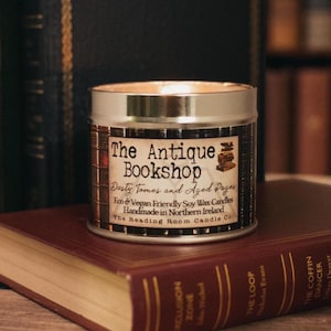 The Antique Bookshop - Candela di cera di soia pura - Tomi polverosi e pagine invecchiate - Bibliofilo/lettore/ispirato alla storia