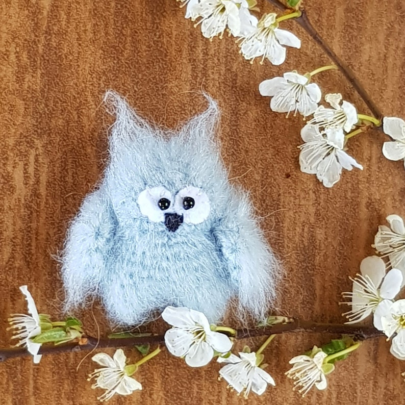 Owl ornament Cute decorations in Scandinavian style Small gift for friends and colleagues. Tiny knit owl
