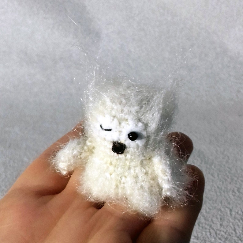 Owl ornament Cute decorations in Scandinavian style Small gift for friends and colleagues. Tiny knit owl
