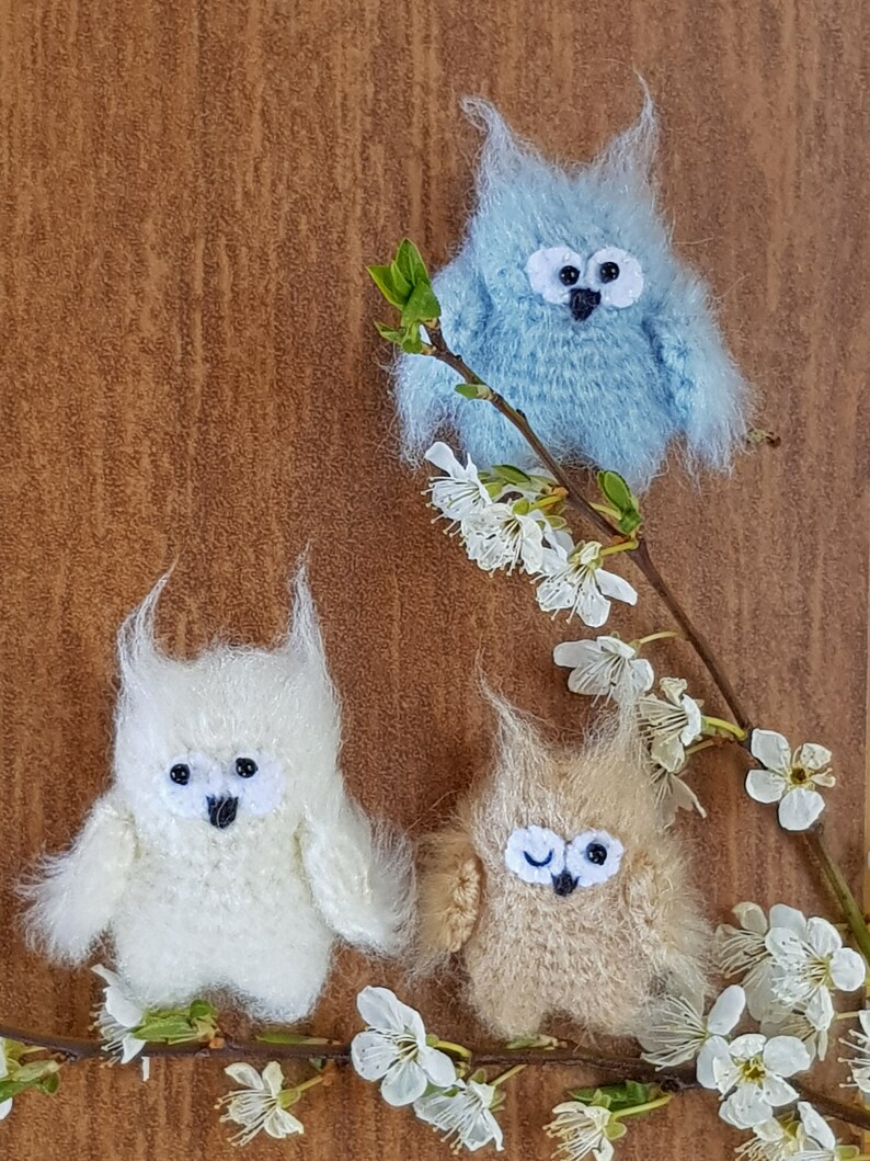 Owl ornament Cute decorations in Scandinavian style Small gift for friends and colleagues. Tiny knit owl