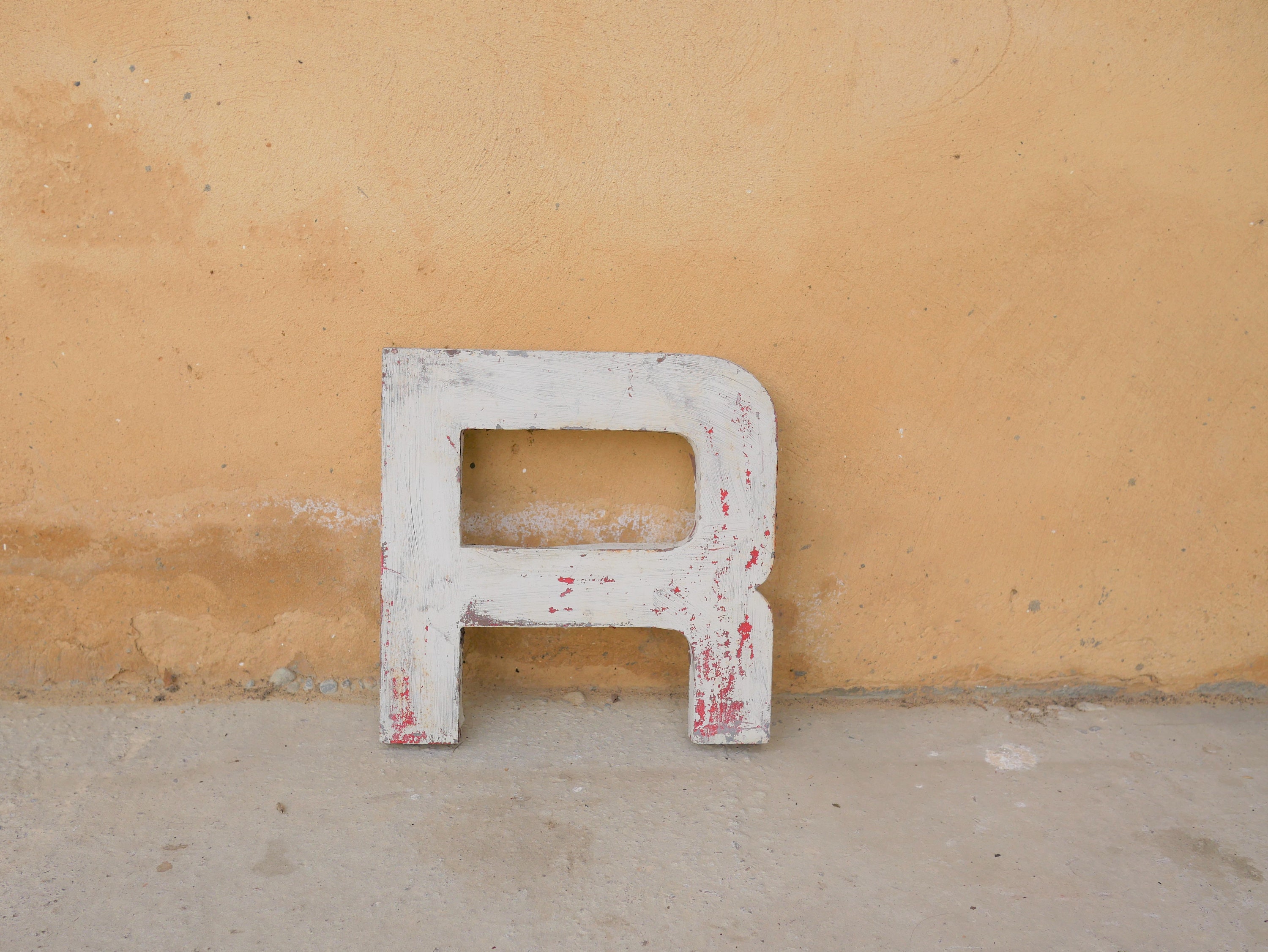 Lettre d'enseigne Vintage en Métal R