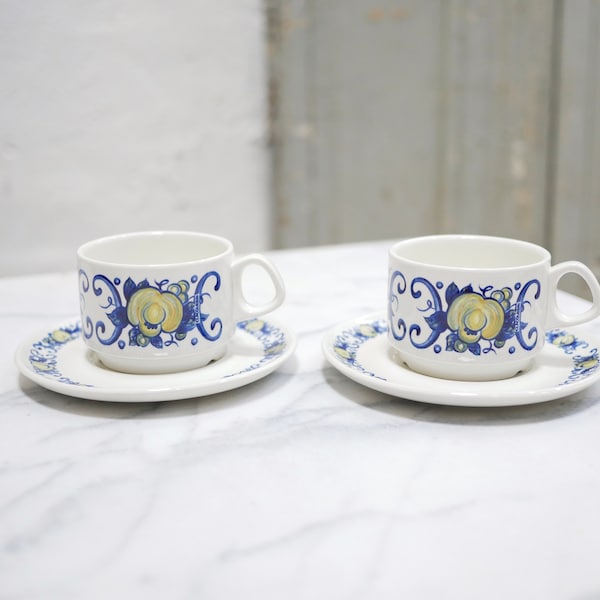 Paire de tasses et sous-tasses vintage éditées par Villeroy et Boch