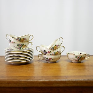 Set of 8 Limoges porcelain teacups and saucers by the Bernardaud factory
