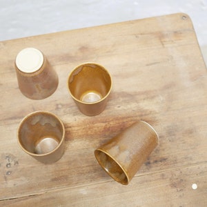 Serie van 4 vintage steengoedglazen van de digoin fabriek, Frankrijk