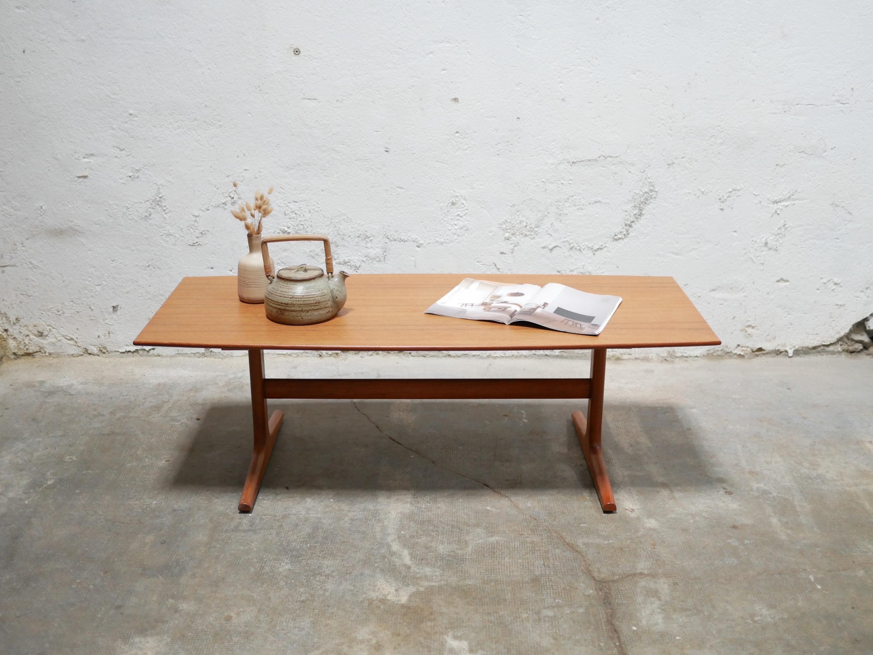 Table Basse Scandinave Vintage En Teck