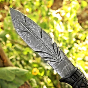 Cuchillo vikingo Bowie hecho a mano, cuchillo de caza de acero de Damasco, regalo elegante para él, regalo de cumpleaños y aniversario para esposo, novio, regalo del Día del Padre imagen 11