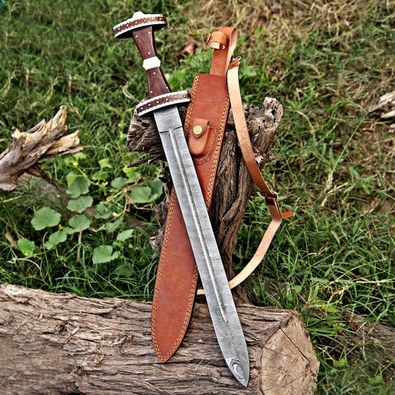 Handmade Short Hunting Damascus sword Viking master sword Perfect fathers day gift for him, boyfriend gift, wedding & birthday gifts