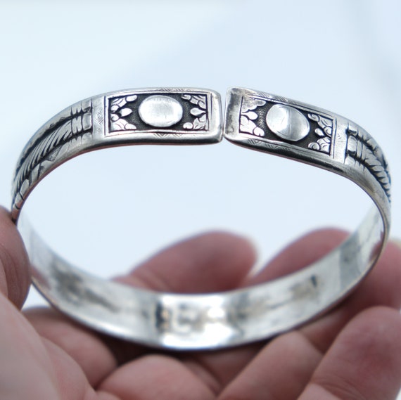 Chinese Qing Dynasty Split Silver Bangle Bracelet… - image 5