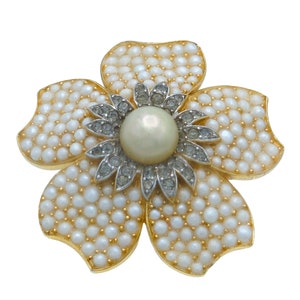 TRIFARI 未使用 ブローチ パール フラワー White flower trifari - Etsy 日本