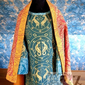 Dress printed fabric Bourette Silk Blockprinting Byzantine Kievan Rus Kleid aus bedruckter Seide Stempel bedruckter Stoff Kiewer Rus Byzanz
