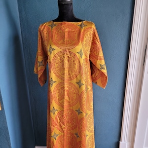 Dress printed fabric mulberry Silk Blockprinting Byzantine Kievan Rus Kleid aus bedruckter Seide Stempel bedruckter Stoff Kiewer Rus Byzanz