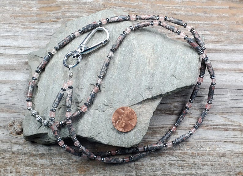 Black & Gray Fossil Stone, Cherry Quartz and Hematite ID lanyard, Badge Holder imagem 3