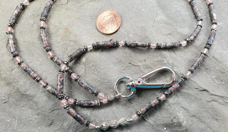 Black & Gray Fossil Stone, Cherry Quartz and Hematite ID lanyard, Badge Holder imagem 2