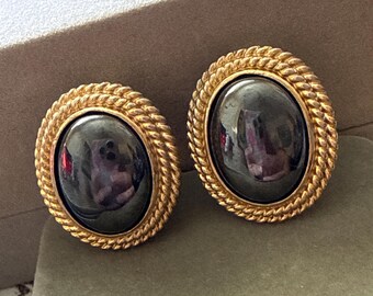 Fashion clip on earrings
