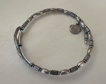 Silver vintage sixty-six fashion bangle