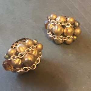 Fashion clip on earrings