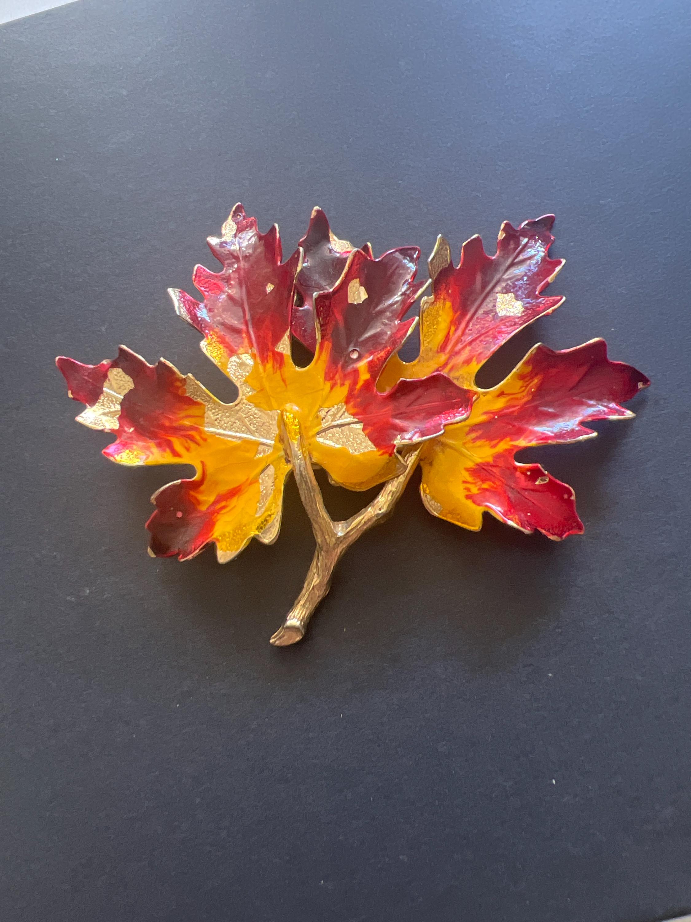 Leaf fall brooch