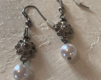 Pearl dangle earrings