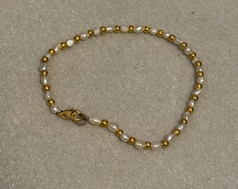 Gold fashion pearl bracelet