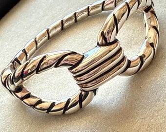 Silver fashion bangle