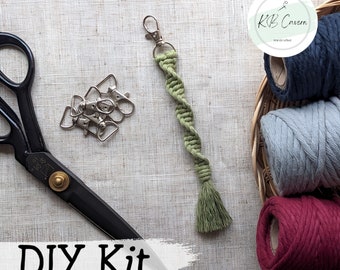 Macrame Kit for Beginners, DIY Macrame Keychain Kit, Make your own Keyring, Christmas Gift Set, Craft Gifts for Women, Macrame Pattern