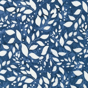Artisan Batiks Kasuri - Denim Leaf Mix - von Lunn Studios für Robert Kaufman Fabrics - Verkauft Schüttware Kontinuierlich geschnitten - Auf Lager wird heute versendet